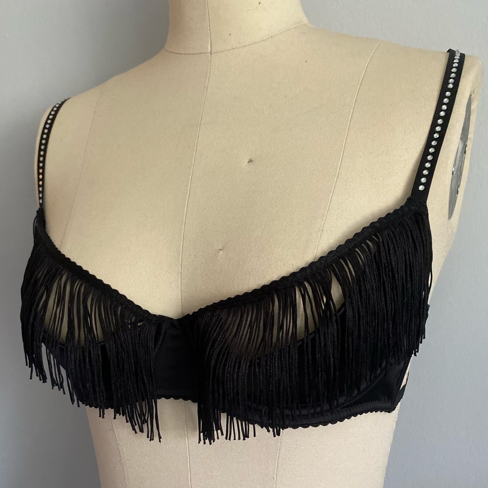 BRAND NEW Victoria’s Secret Fringe Open Quarter Cup Bra, Size Medium